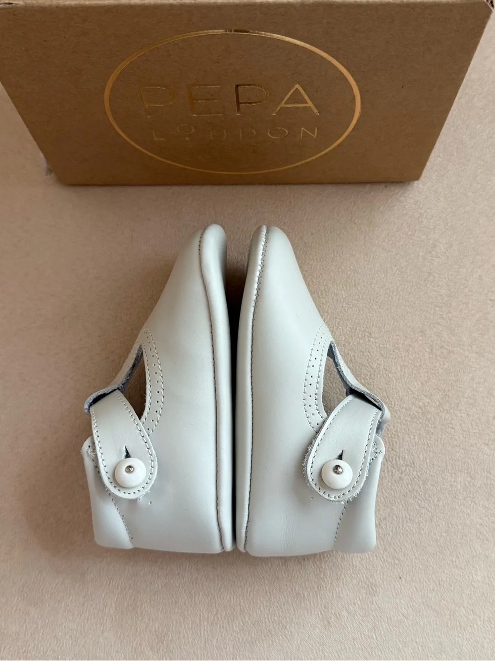 Pepa London Ivory T-Bar Leather Pram Shoes EU 18 Baby Christening Wedding